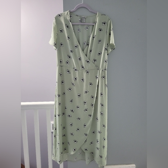 H&M | Dresses | Hm Sage Green Floral Midi Dress | Poshmark